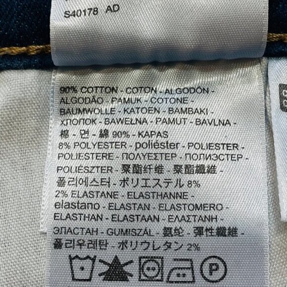 LEVI'S Mid-Rise Cuffed Hem Jean Shorts - Size 33 - Picture 4 of 6